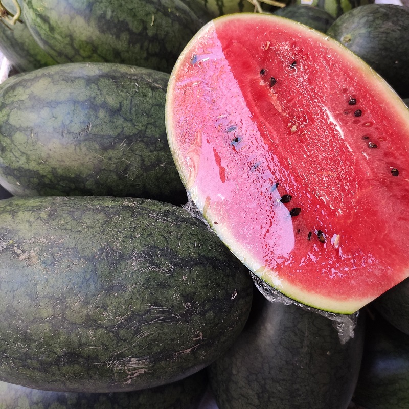 Dưa hấu đỏ (loại dài 3kg/1 trái)